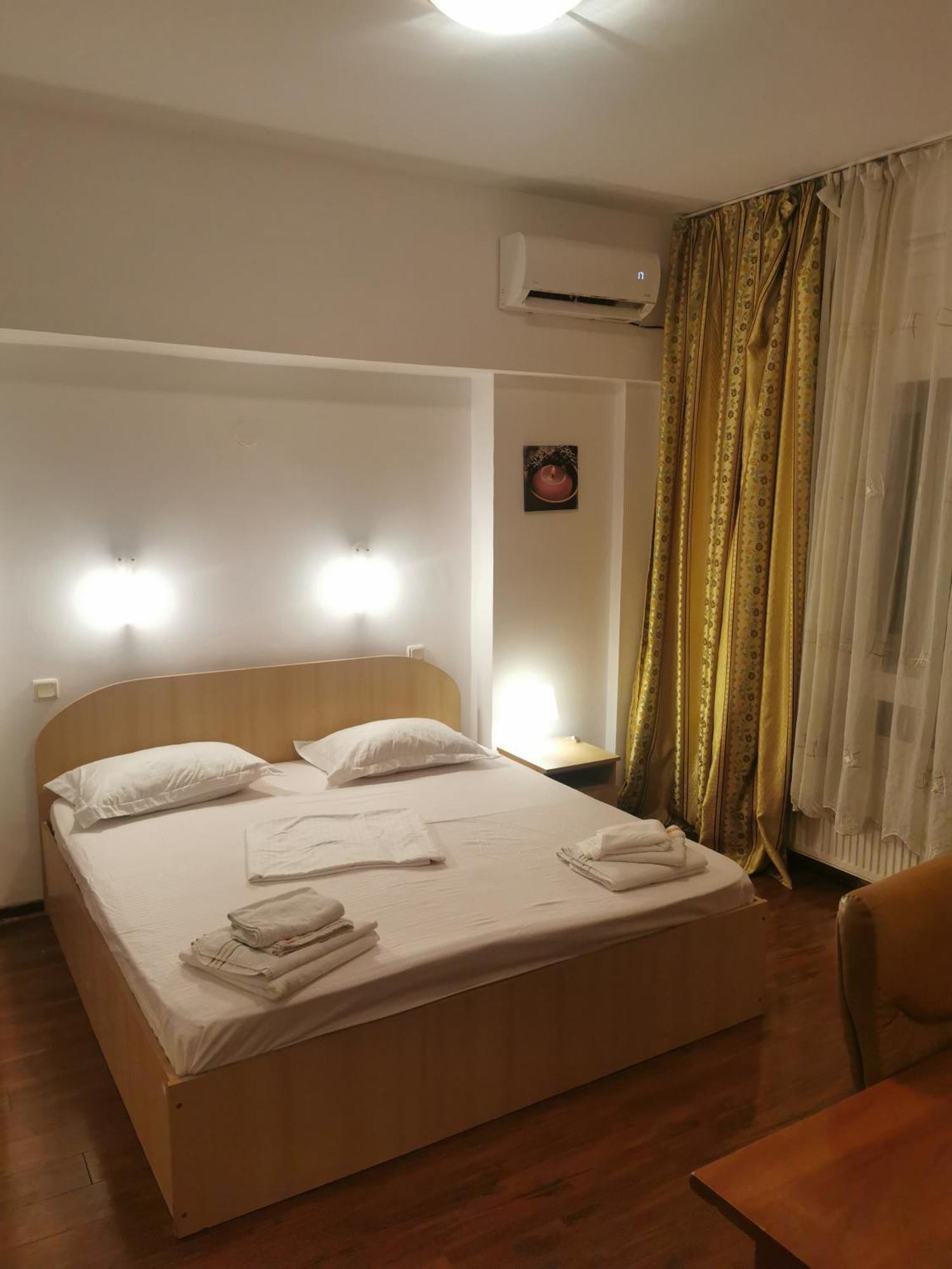 Old Center Apartament บูคาเรสต์ ภายนอก รูปภาพ