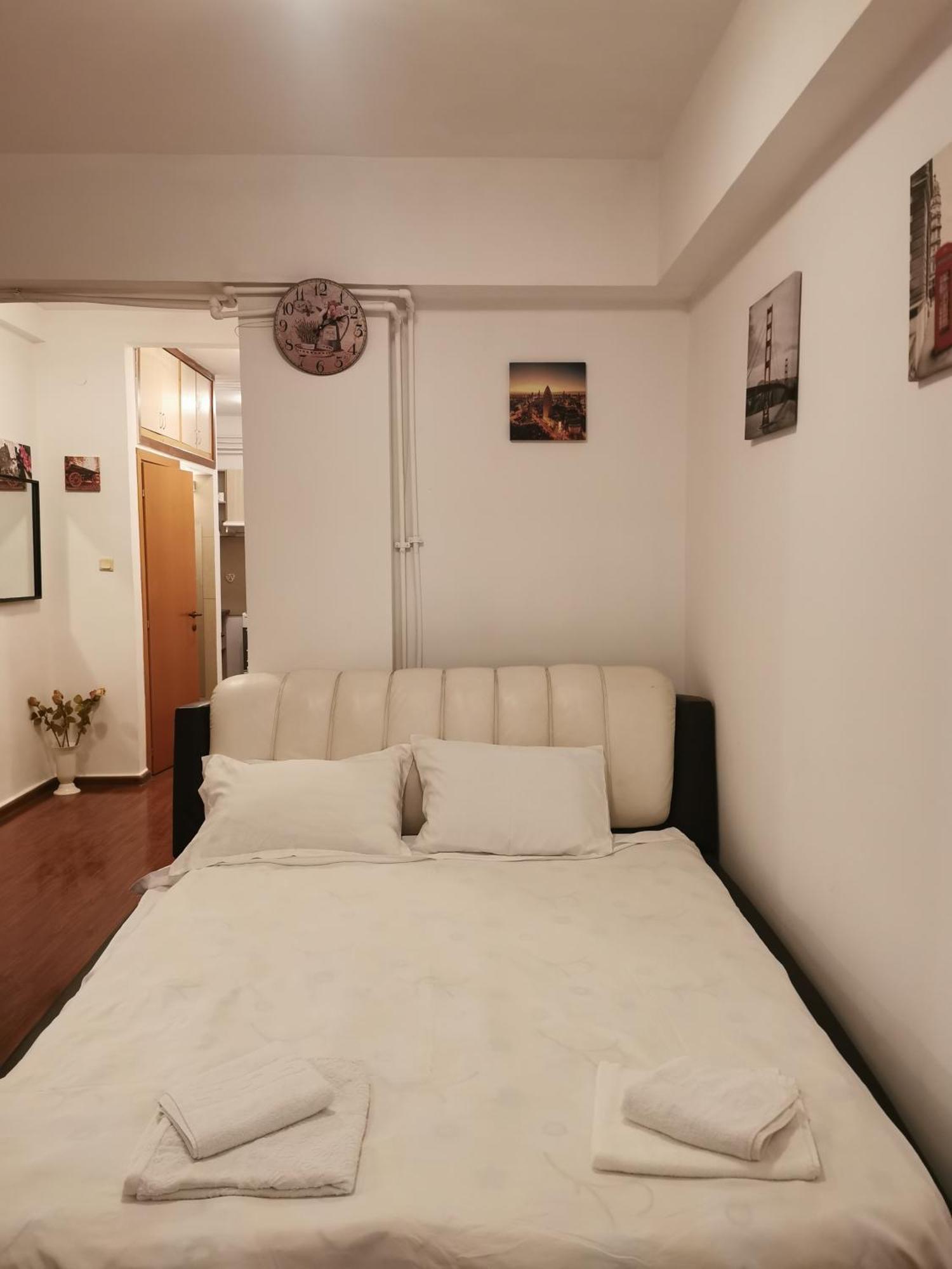 Old Center Apartament บูคาเรสต์ ภายนอก รูปภาพ