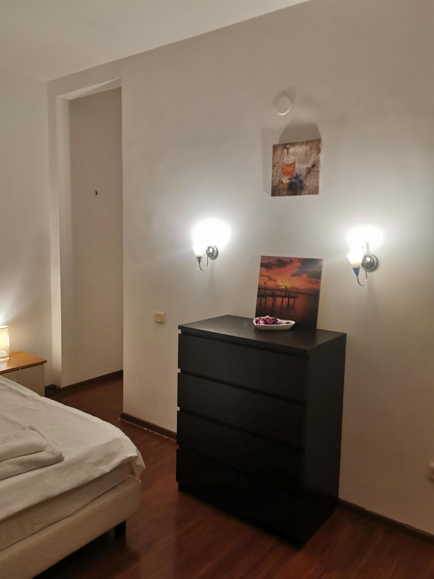 Old Center Apartament บูคาเรสต์ ภายนอก รูปภาพ