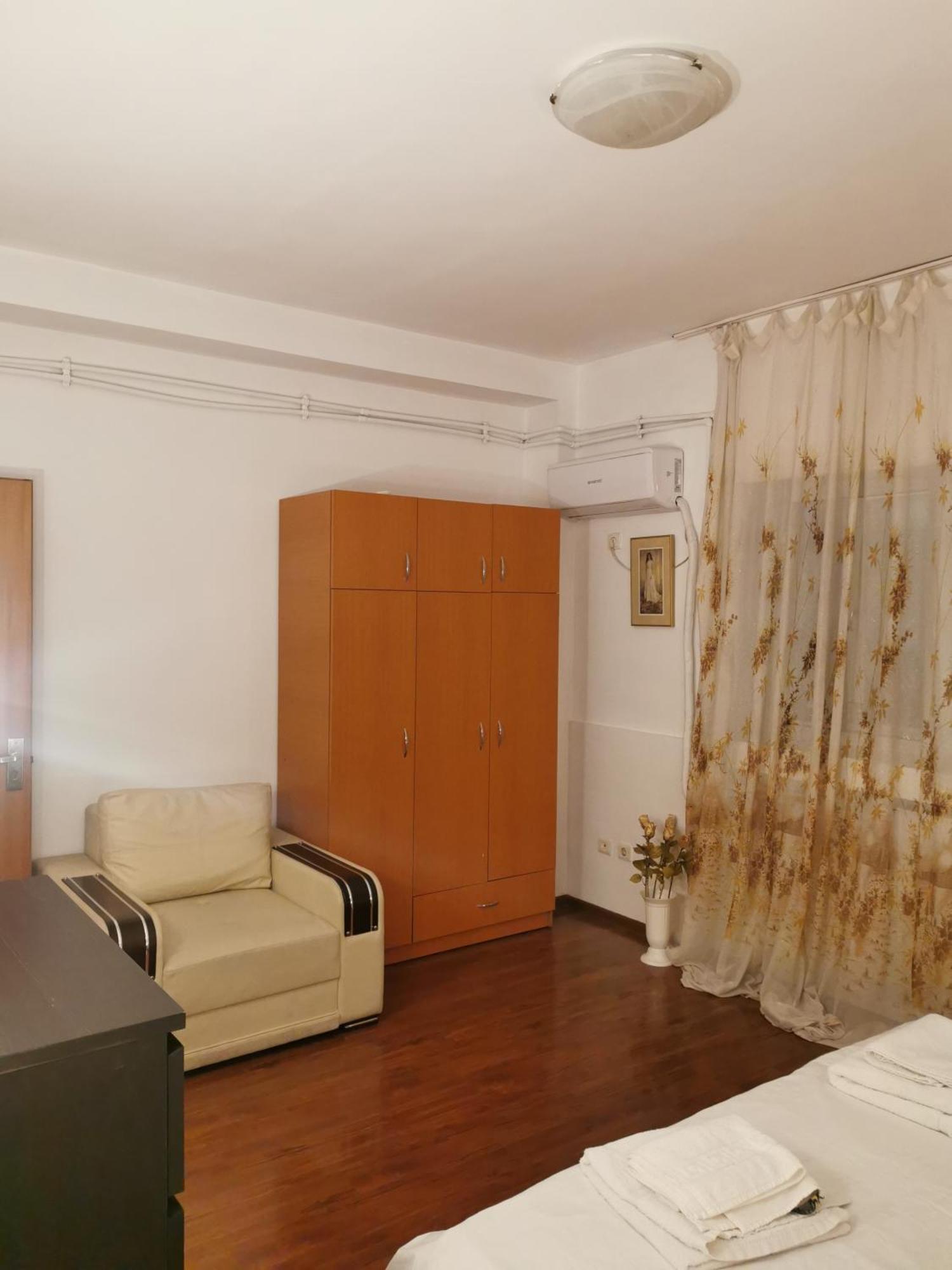 Old Center Apartament บูคาเรสต์ ภายนอก รูปภาพ