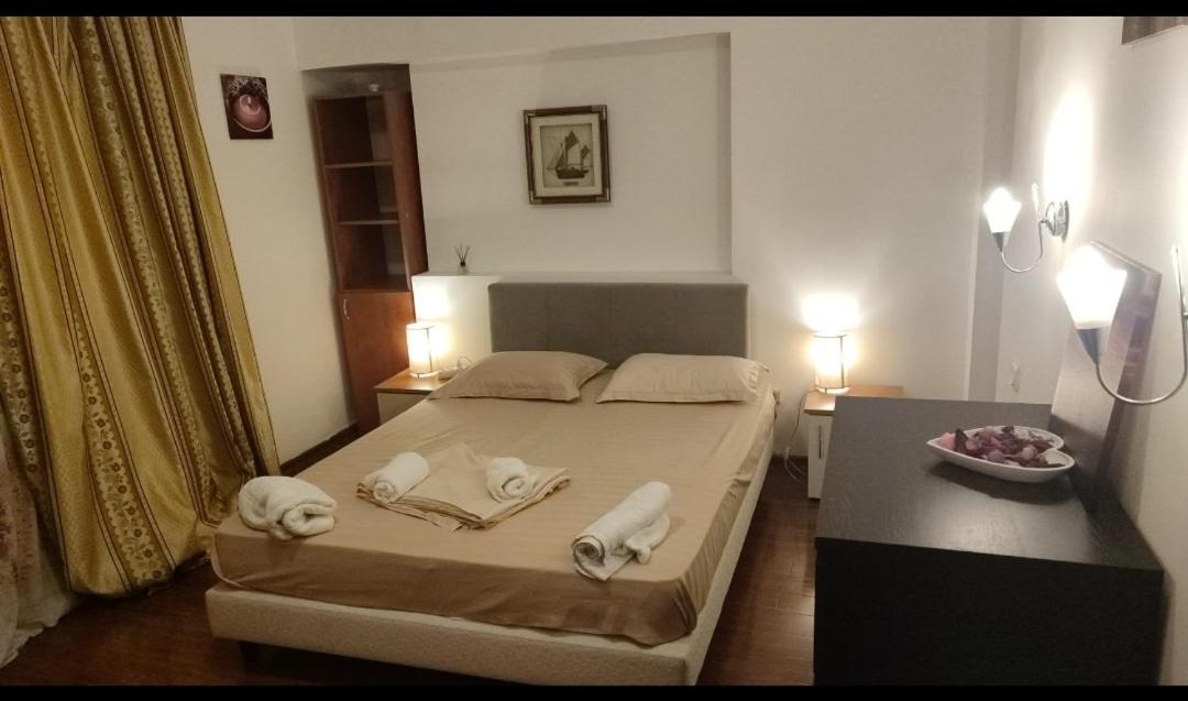 Old Center Apartament บูคาเรสต์ ภายนอก รูปภาพ
