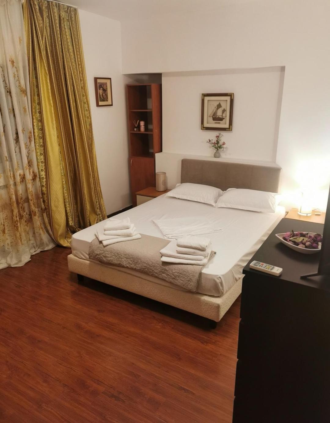 Old Center Apartament บูคาเรสต์ ภายนอก รูปภาพ